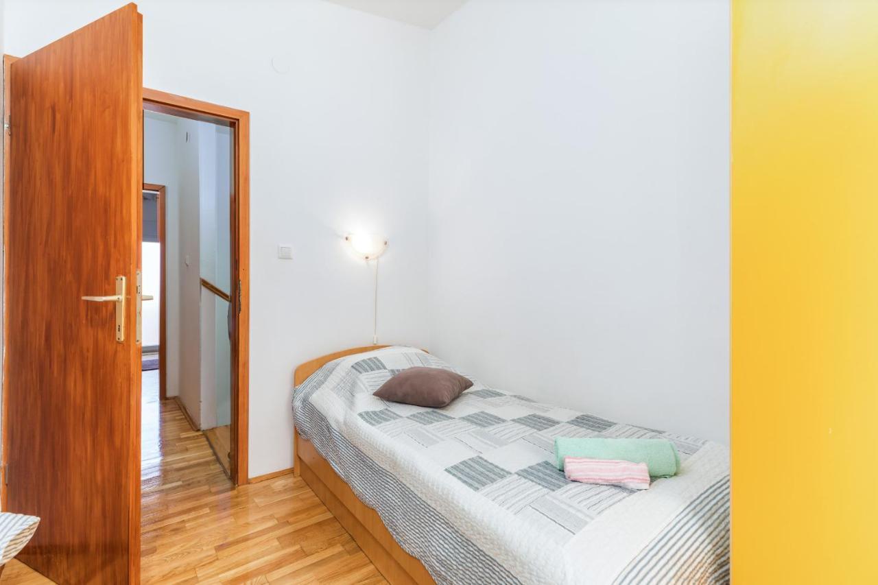 Lora Apartament Pula