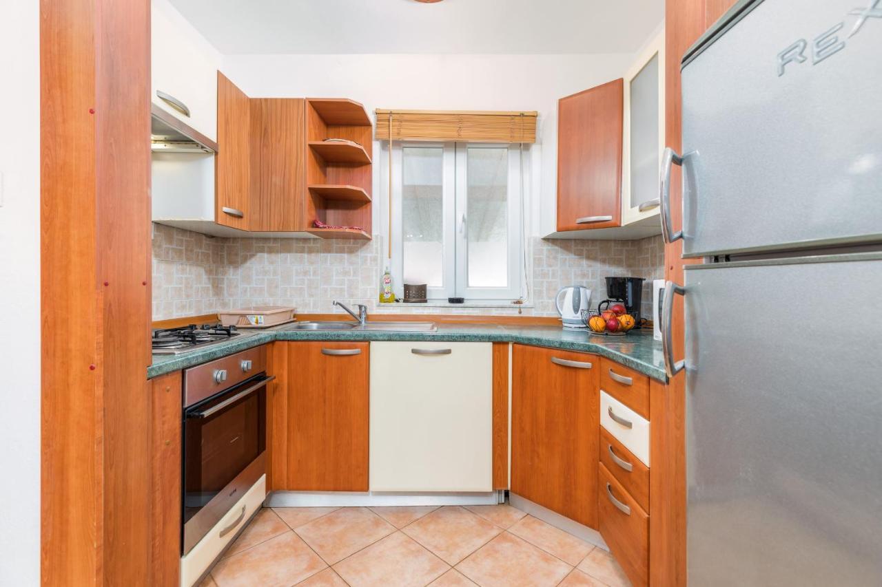 Apartament Lora